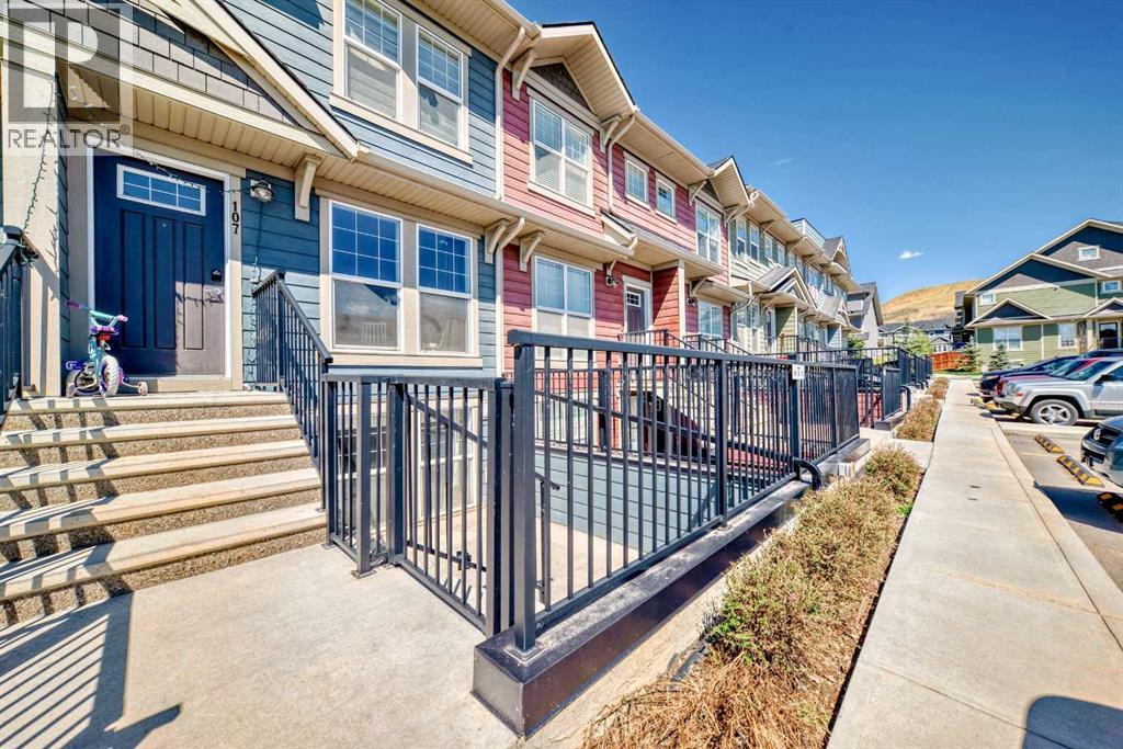 109 Cranbrook Square Se, Calgary, Alberta T3M 3E3 - Photo 2 - A2265230