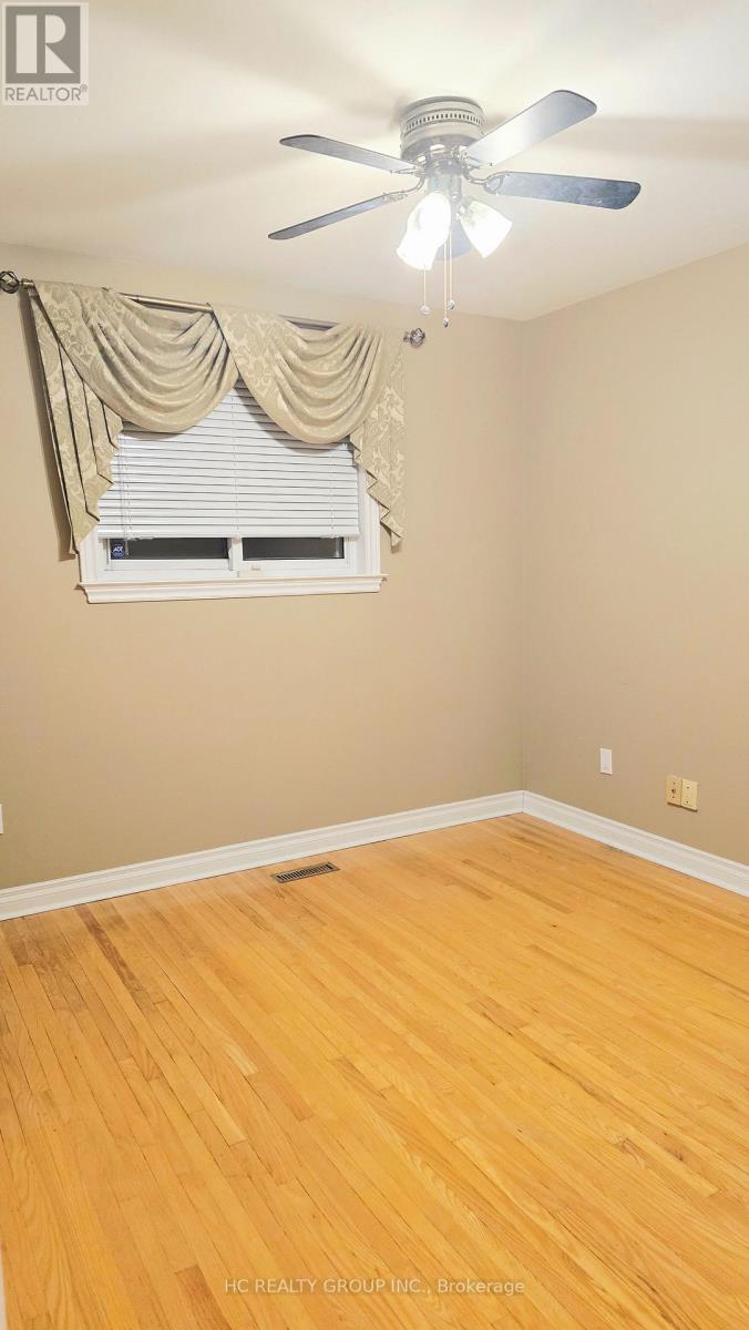 (Main Level) - 3161 Rymal Road, Mississauga, Ontario  L4Y 3B4 - Photo 13 - W12731310