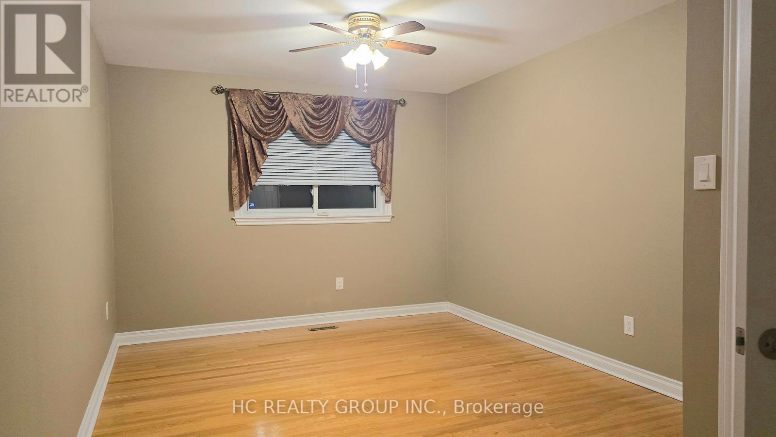 (Main Level) - 3161 Rymal Road, Mississauga, Ontario  L4Y 3B4 - Photo 9 - W12731310