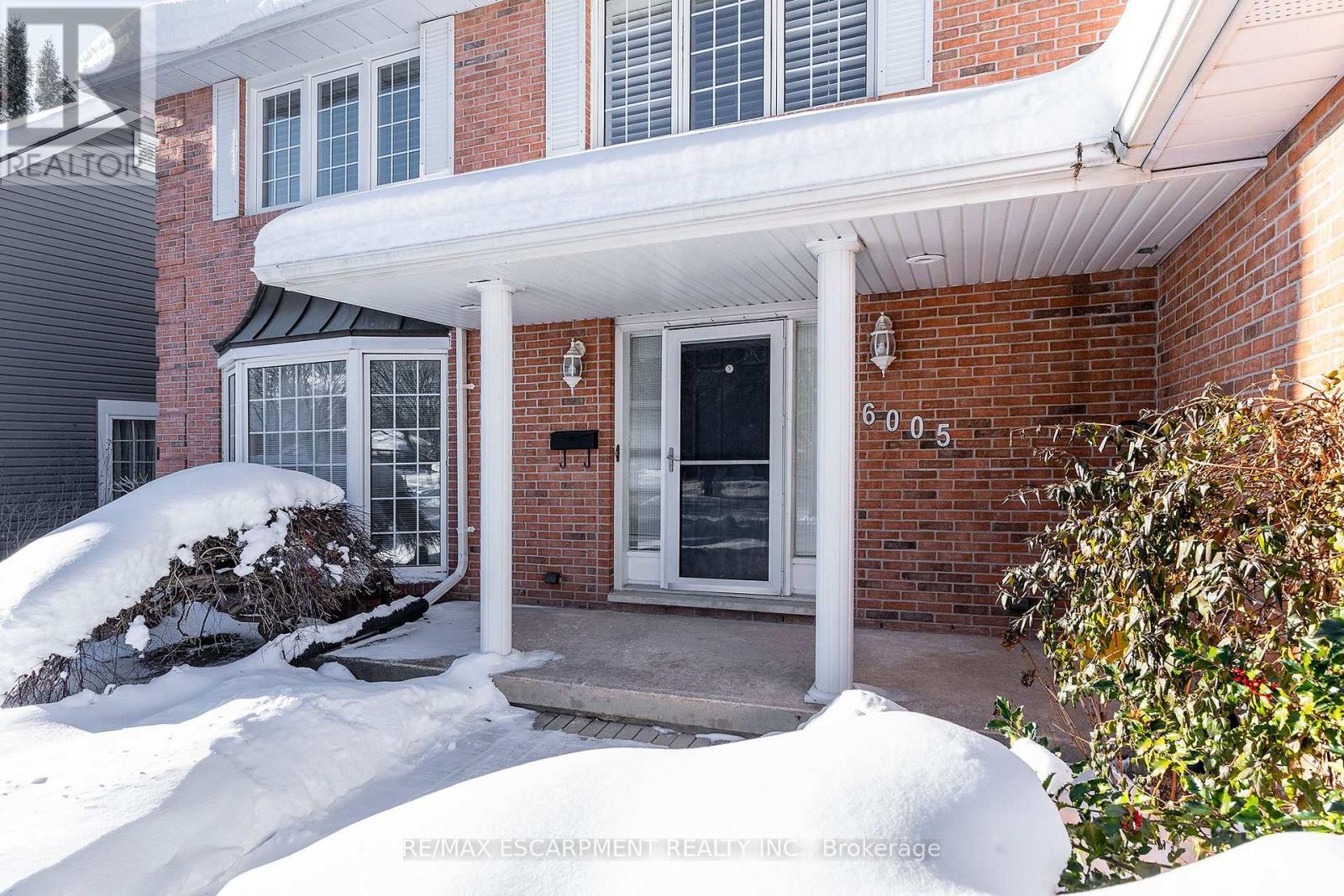 6005 Mountaingate Drive, Niagara Falls, Ontario  L2J 4H9 - Photo 2 - X12731318