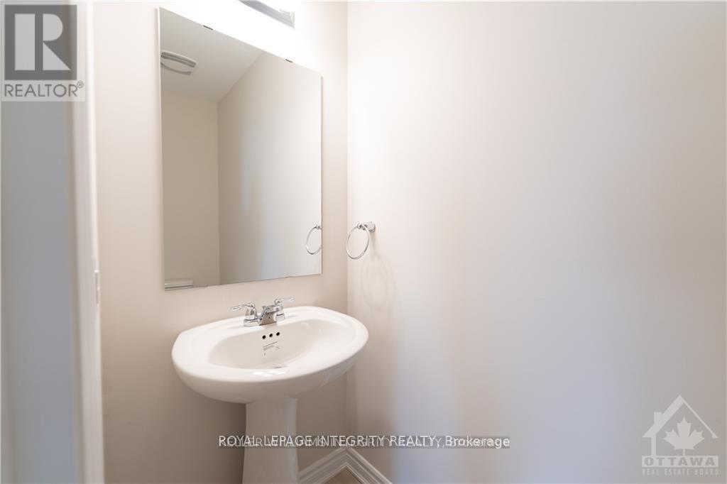 2014 Leinster Circle, Ottawa, Ontario  K2S 2Z4 - Photo 11 - X12731340