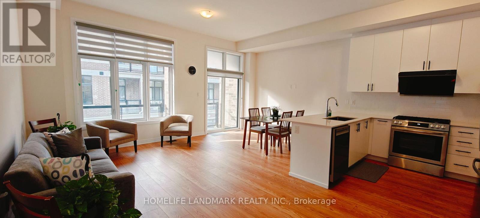 16 Kahshe Lane, Richmond Hill, Ontario  L4S 0N7 - Photo 3 - N12731362