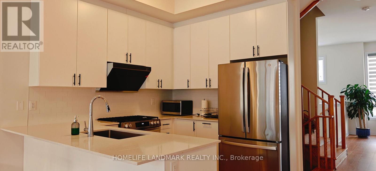 16 Kahshe Lane, Richmond Hill, Ontario  L4S 0N7 - Photo 5 - N12731362