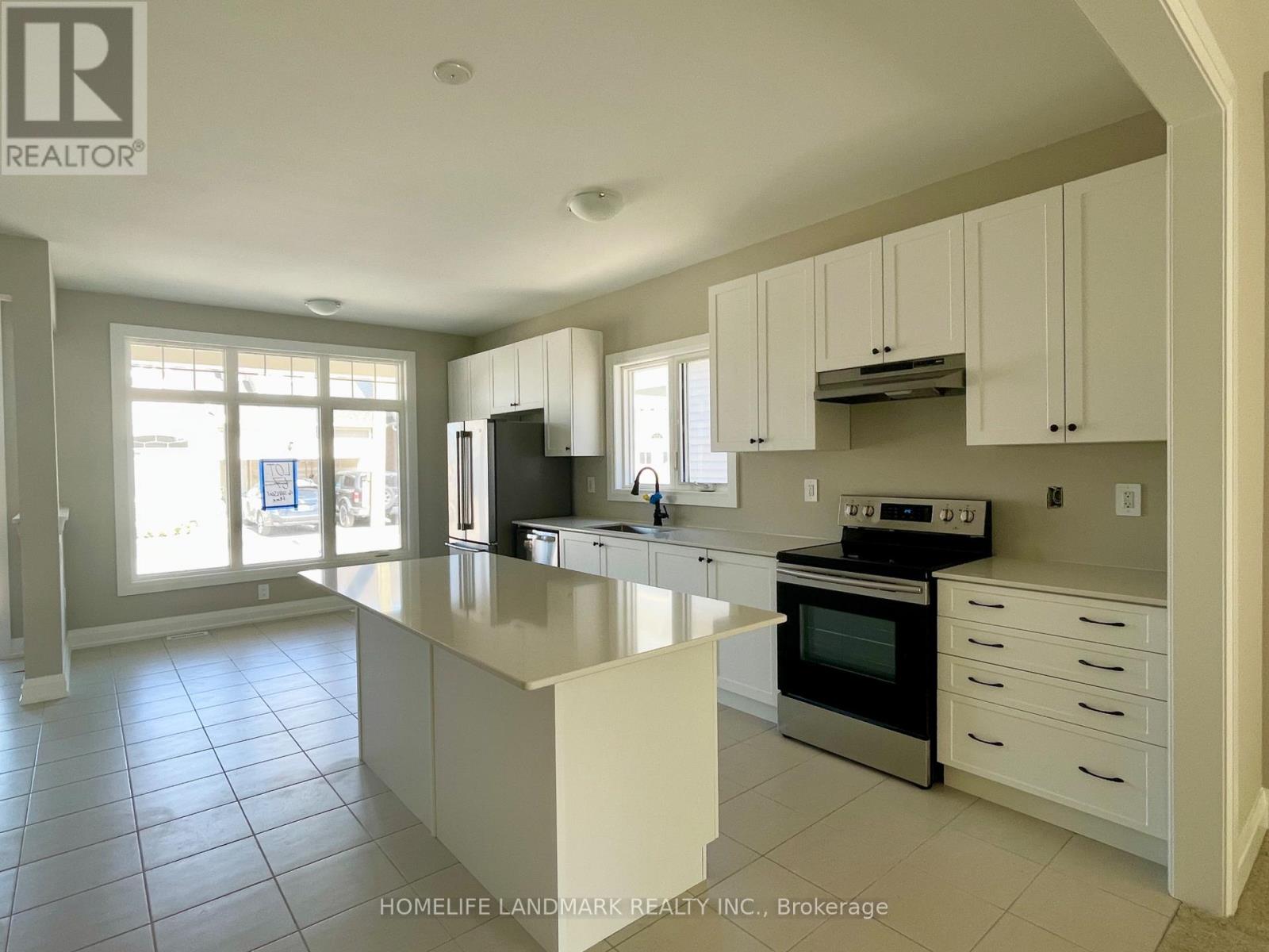 16 Shelson Place, Georgina, Ontario  L0E 1R0 - Photo 2 - N12731364