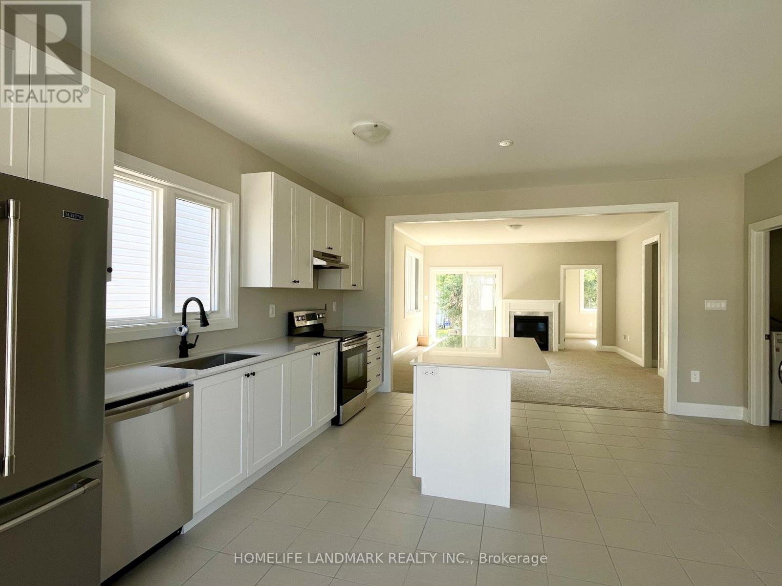 16 Shelson Place, Georgina, Ontario  L0E 1R0 - Photo 3 - N12731364