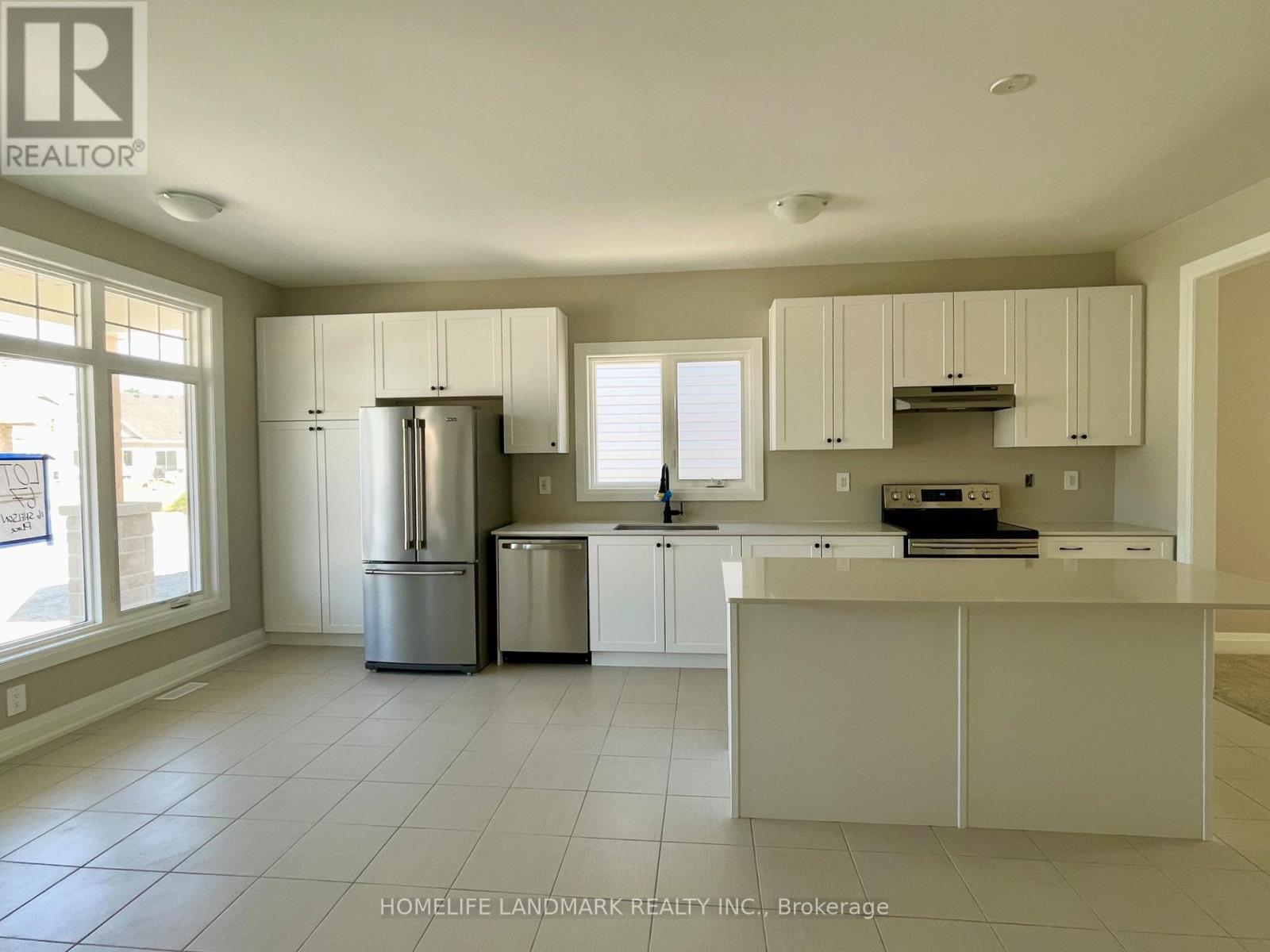 16 Shelson Place, Georgina, Ontario  L0E 1R0 - Photo 6 - N12731364