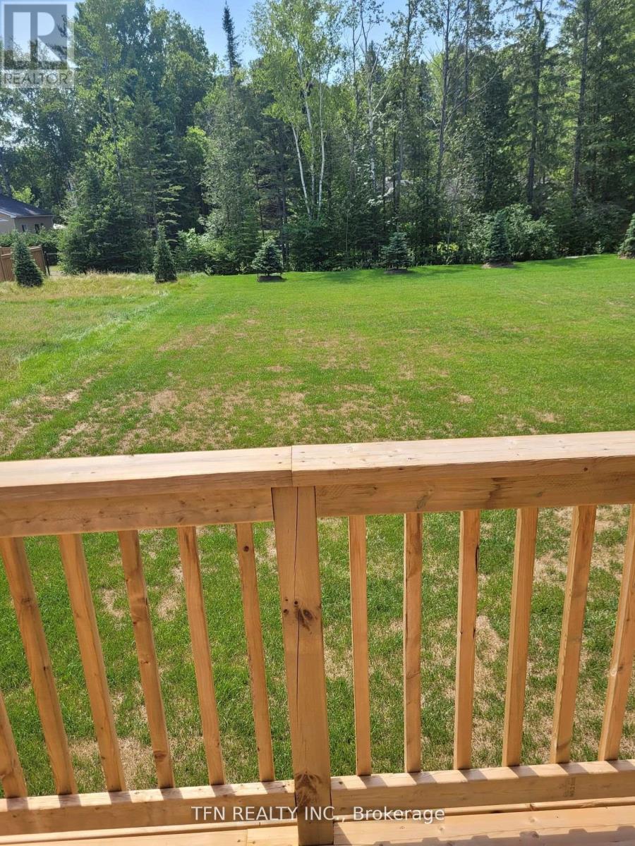 3213 Mosley Street, Wasaga Beach, Ontario  L9Z 1V4 - Photo 13 - S12731342