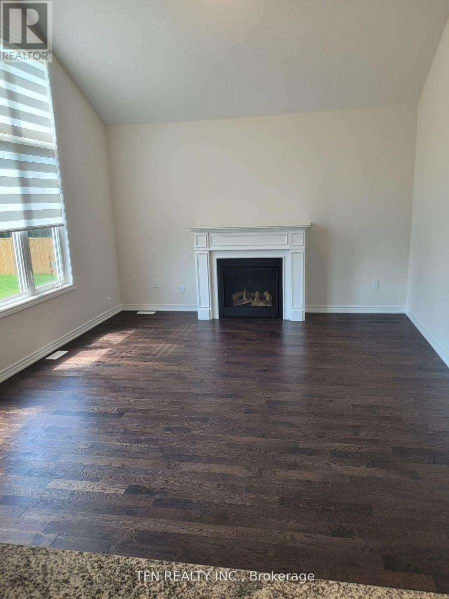 3213 Mosley Street, Wasaga Beach, Ontario  L9Z 1V4 - Photo 6 - S12731342