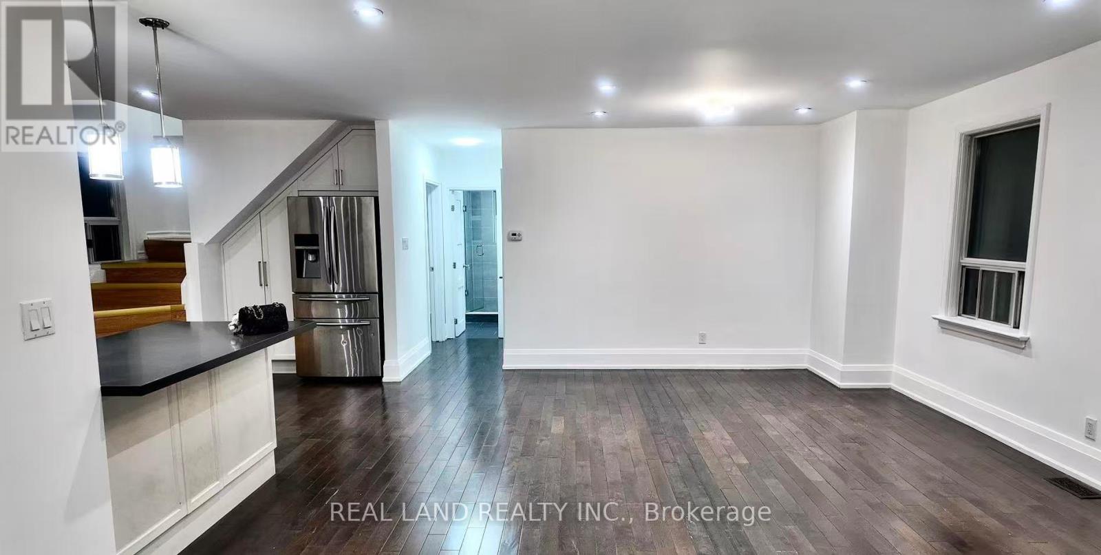 132 Edgecroft Road, Toronto, Ontario  M8Z 2C3 - Photo 4 - W12731348