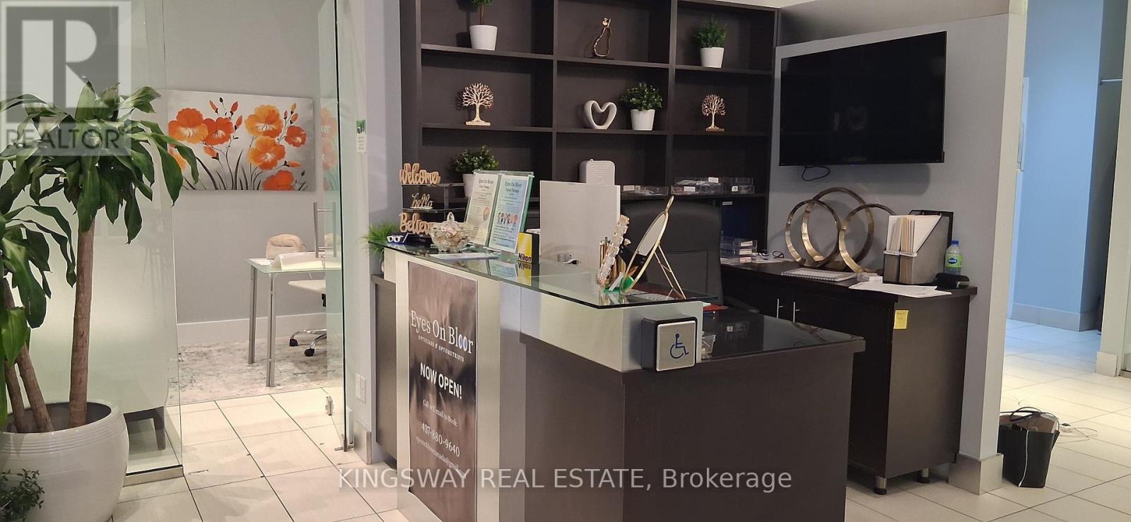 7 - 3391 Bloor Street W, Toronto, Ontario  M8X 1G3 - Photo 7 - W12731356