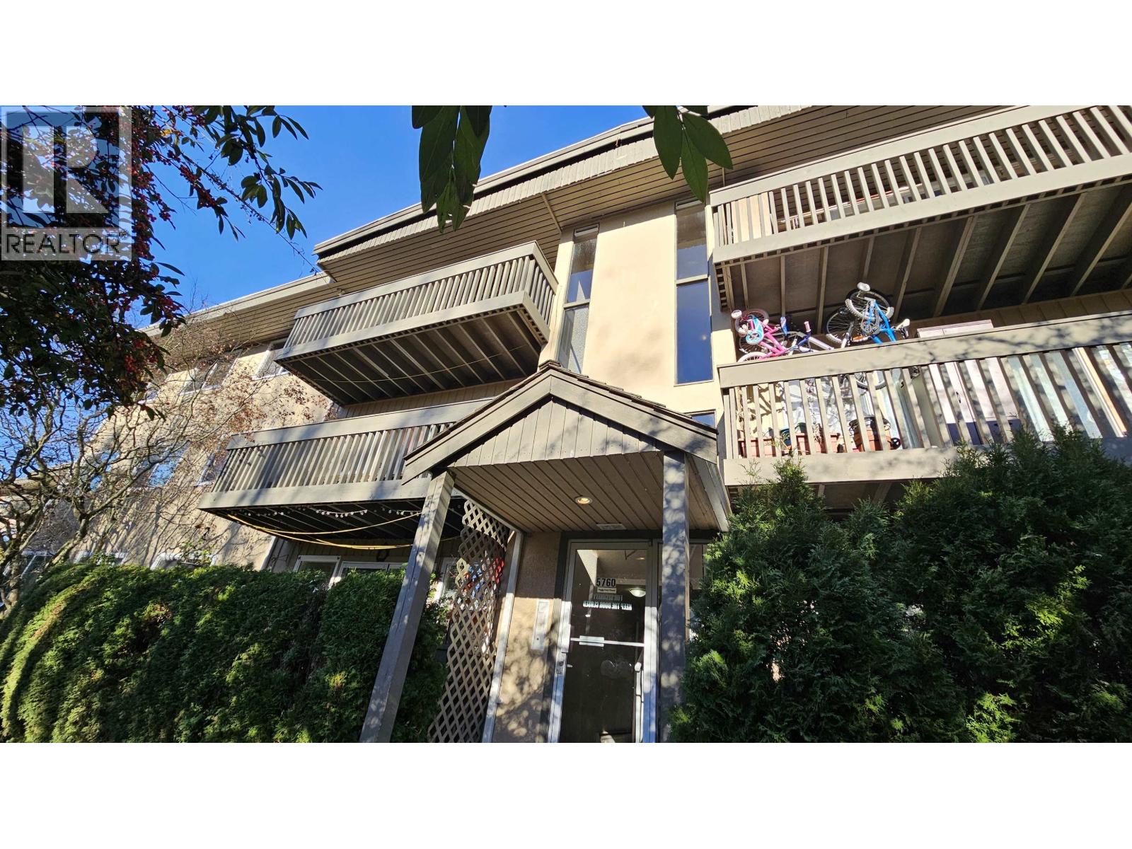 23 5760 Hastings Street, Burnaby, British Columbia  V5B 1R6 - Photo 2 - R3083307