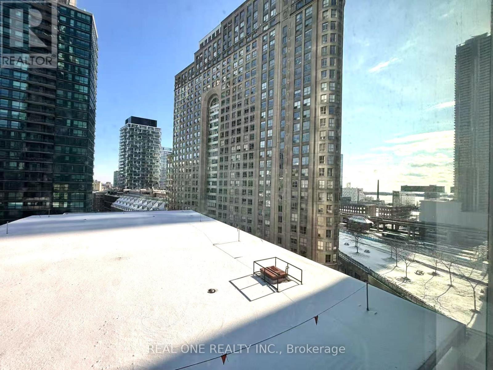 1107 - 8 The Esplanade Avenue, Toronto, Ontario  M5E 0A6 - Photo 30 - C12728378