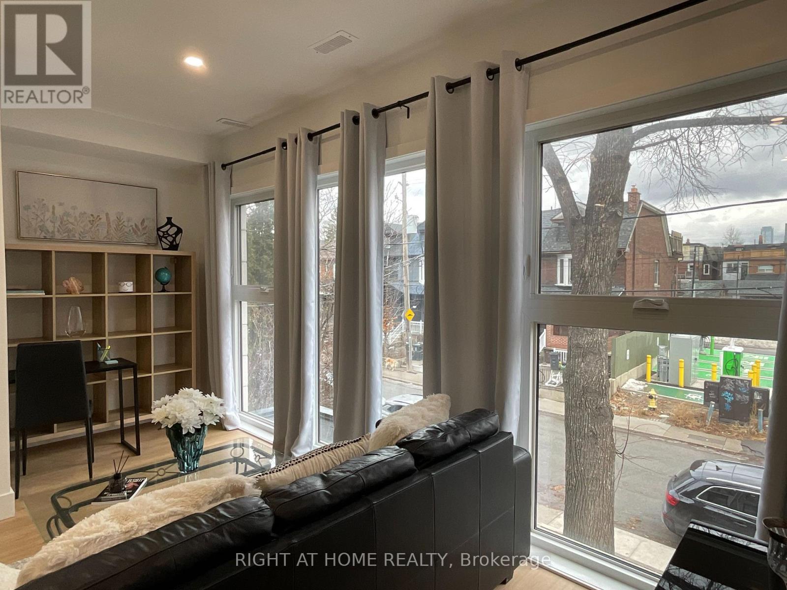 UNIT #3 SECOND FLOOR - 674 MANNING AVENUE, Toronto, Ontario