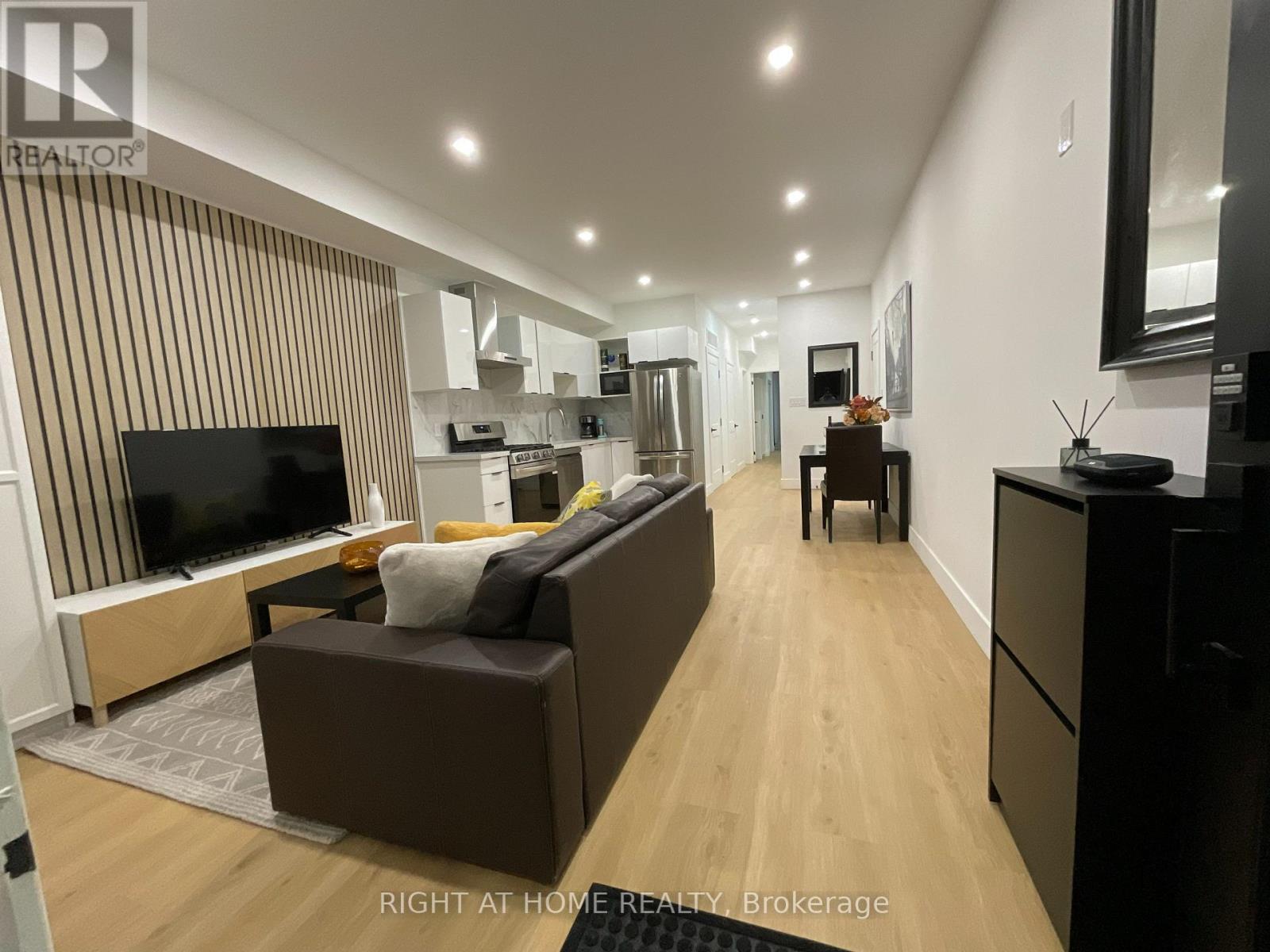 Unit #2  Main Floor - 674 Manning Avenue, Toronto, Ontario  M6G 2W4 - Photo 3 - C12701470