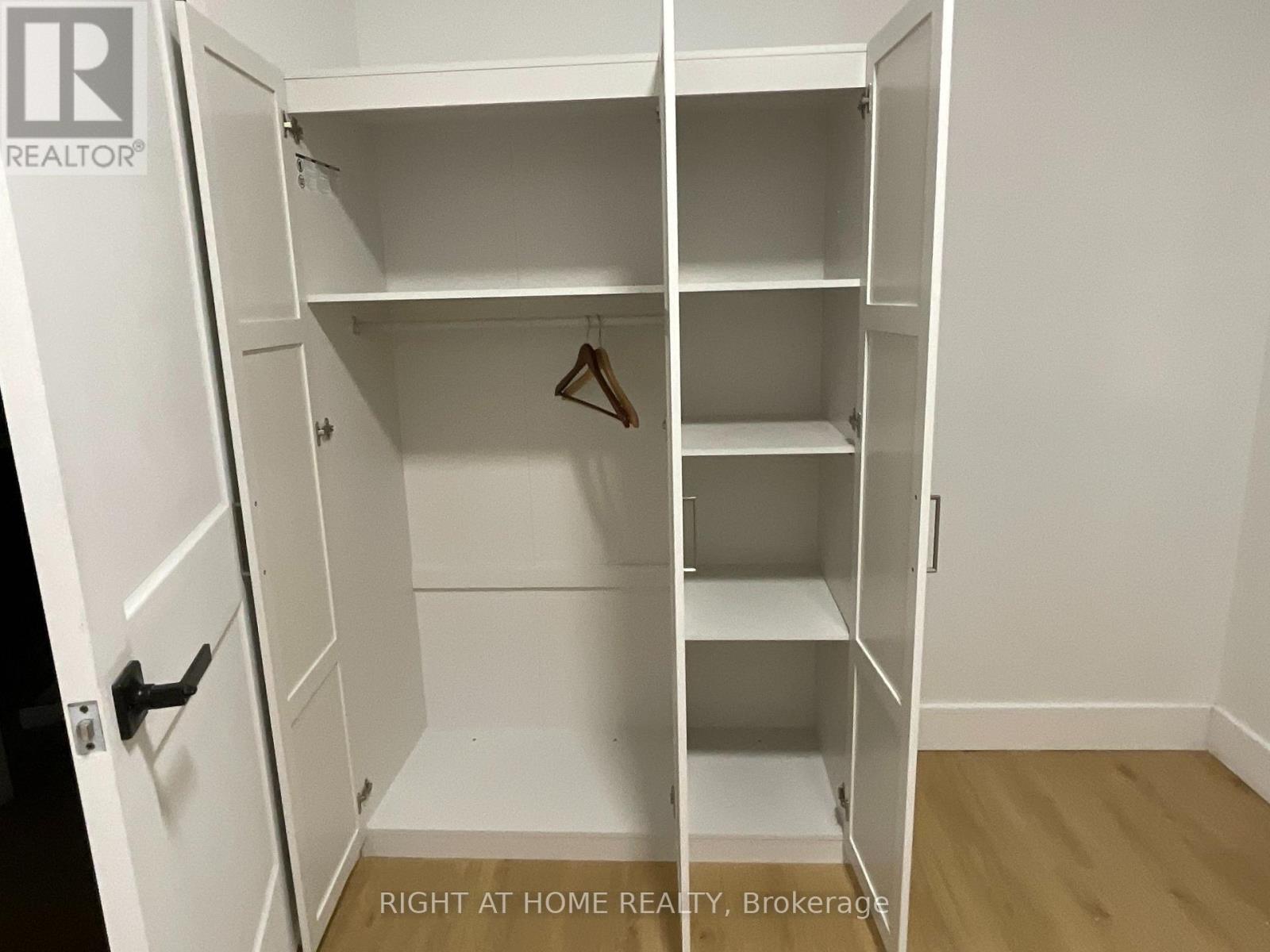 Unit #2  Main Floor - 674 Manning Avenue, Toronto, Ontario  M6G 2W4 - Photo 18 - C12701470