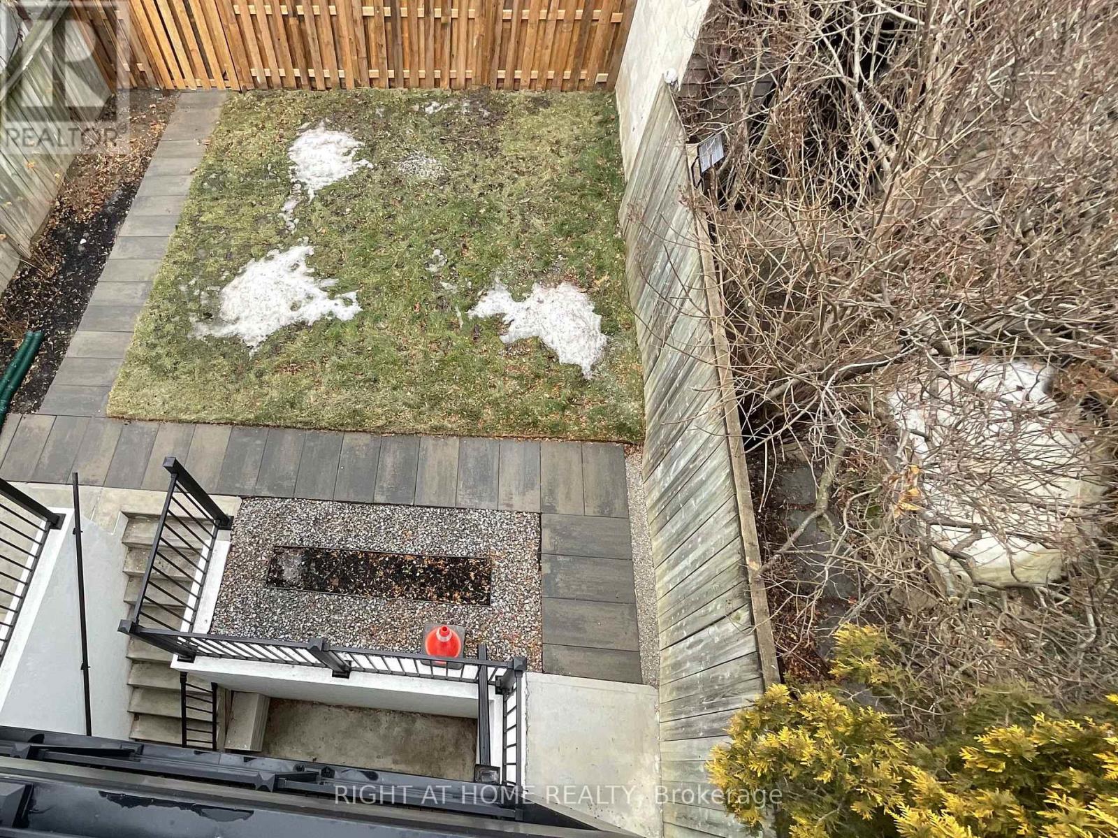 Unit #2  Main Floor - 674 Manning Avenue, Toronto, Ontario  M6G 2W4 - Photo 26 - C12701470