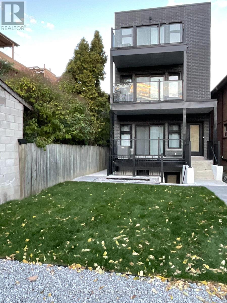 Unit #3 Second Floor - 674 Manning Avenue, Toronto, Ontario  M6G 2W4 - Photo 40 - C12702132