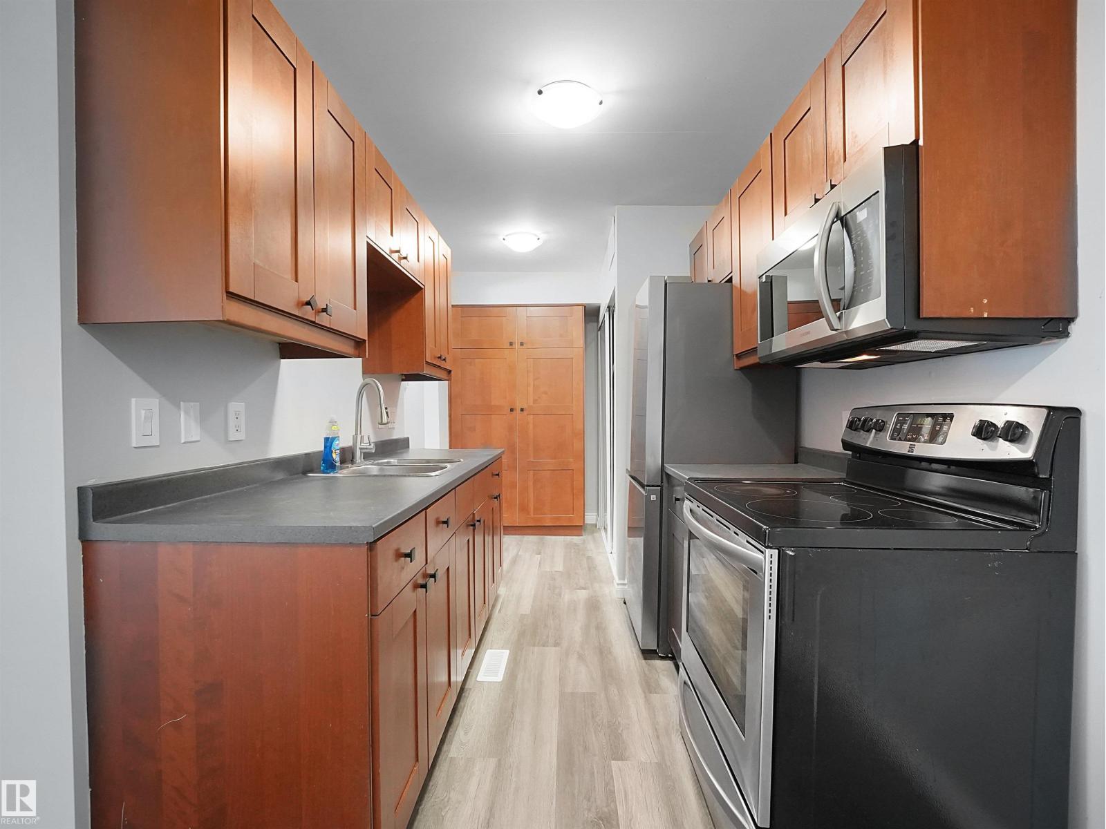 1460 Lakewood Rd W Nw, Edmonton, Alberta  T6K 3M2 - Photo 4 - E4471023