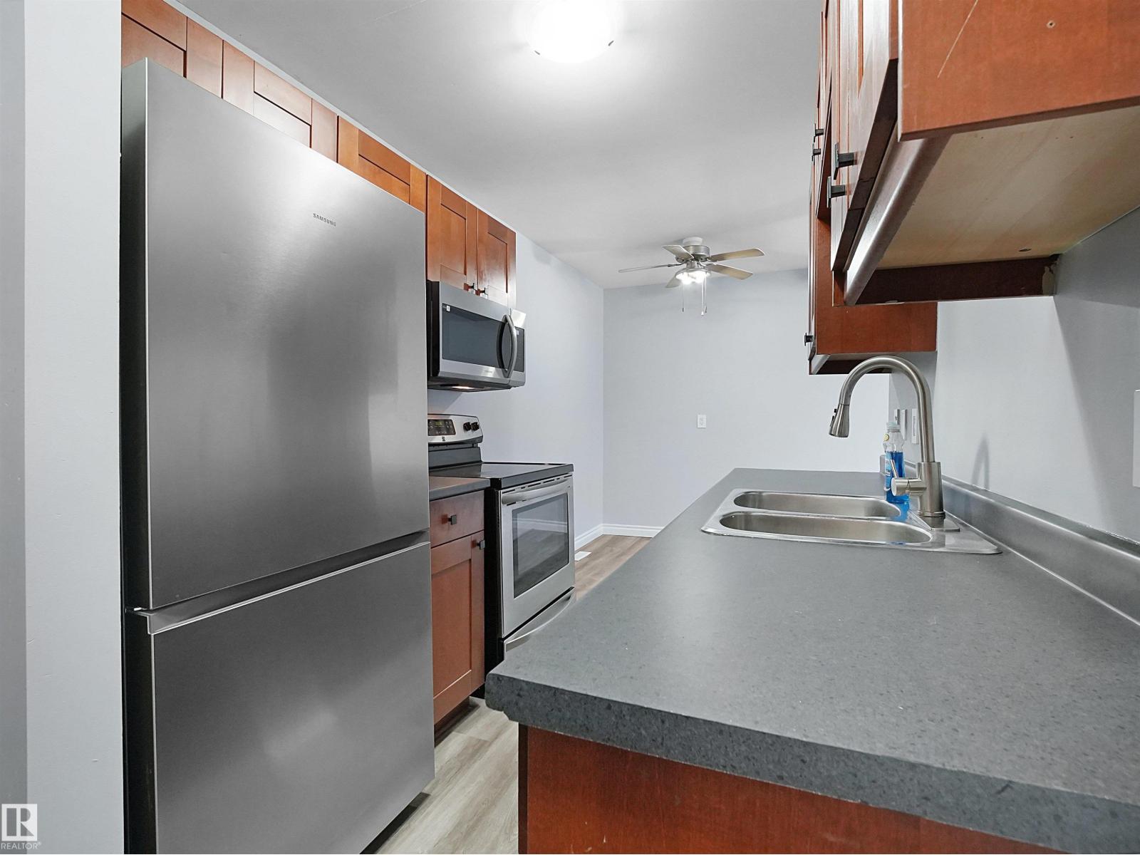 1460 Lakewood Rd W Nw, Edmonton, Alberta  T6K 3M2 - Photo 5 - E4471023