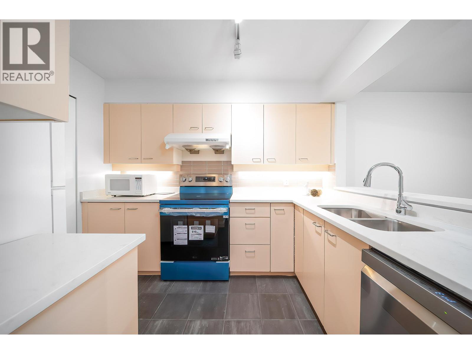 811 7380 Elmbridge Way, Richmond, British Columbia  V6X 4A1 - Photo 7 - R3083513