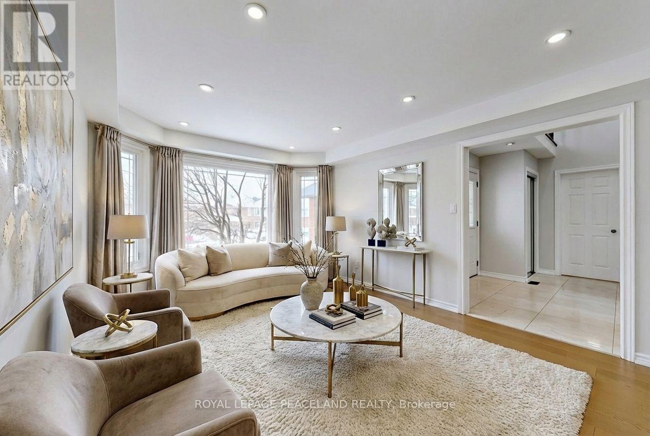 186 Marsi Road, Richmond Hill, Ontario  L4C 5S8 - Photo 6 - N12731372