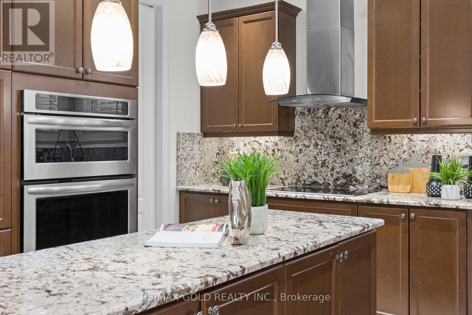 19 Portside Crescent, Brampton, Ontario  L6R 3P3 - Photo 17 - W12730974