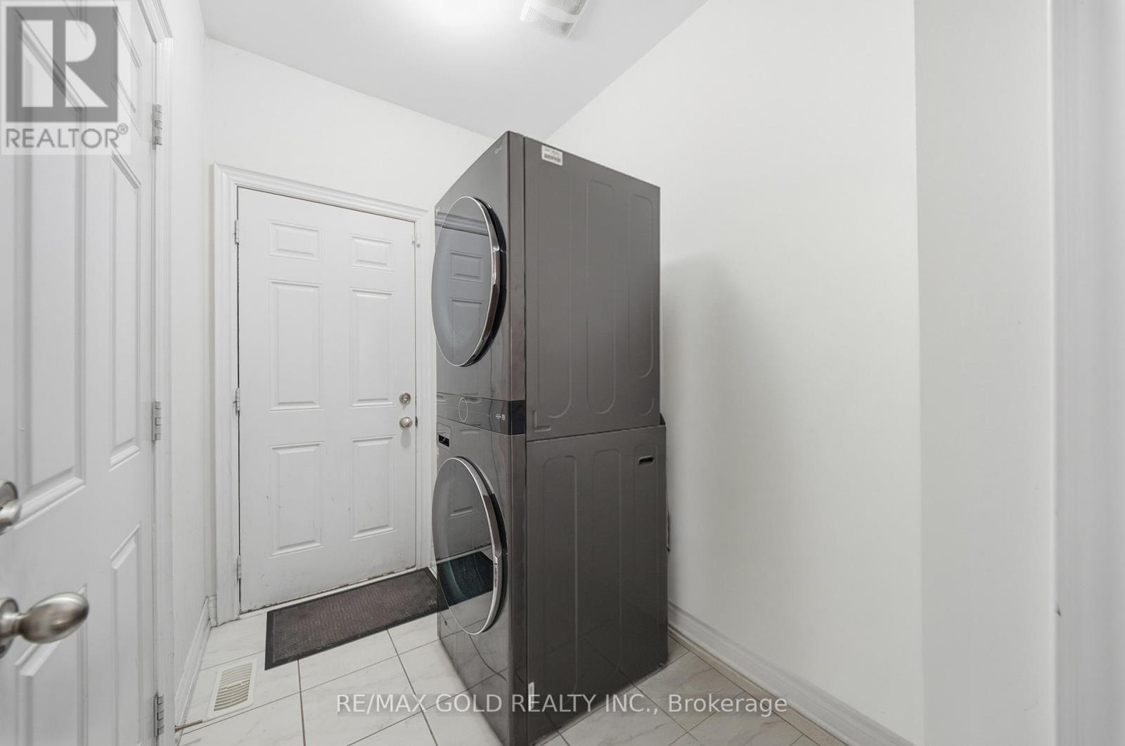 19 Portside Crescent, Brampton, Ontario  L6R 3P3 - Photo 47 - W12730974