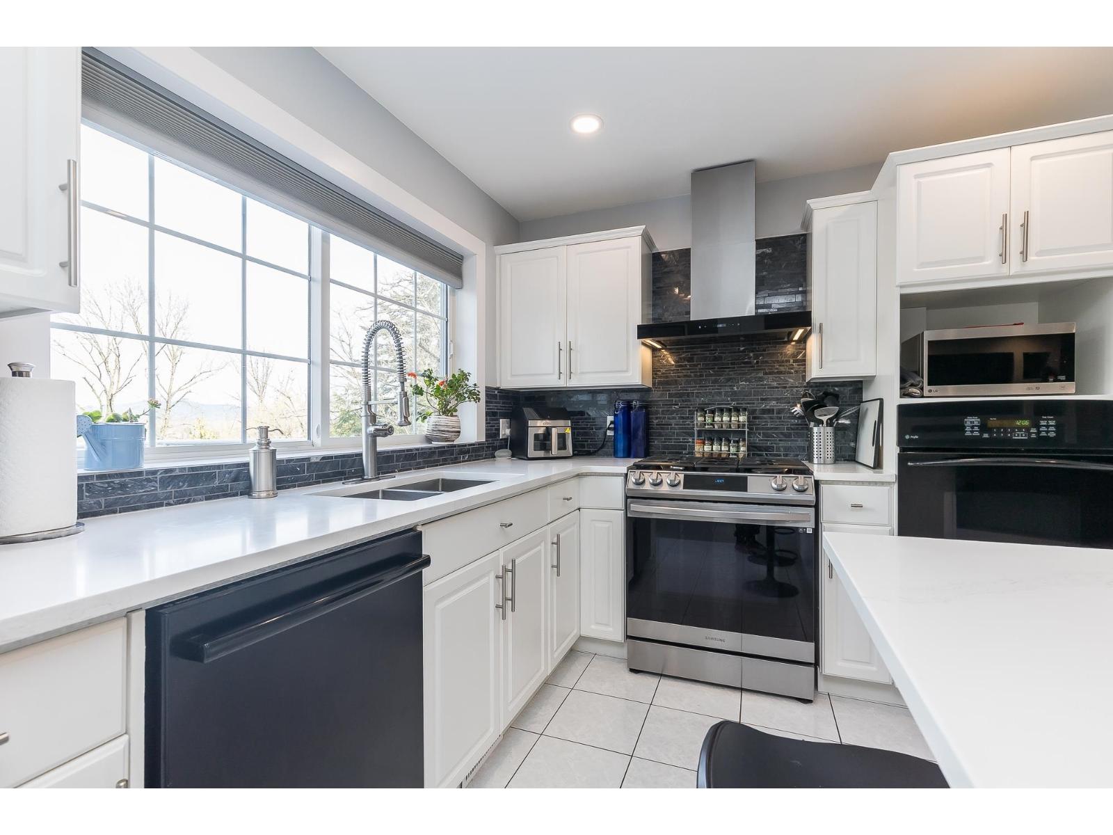 42602 Majuba Hill Road, Majuba Hill, Yarrow, British Columbia  V2R 5H3 - Photo 11 - R3053840