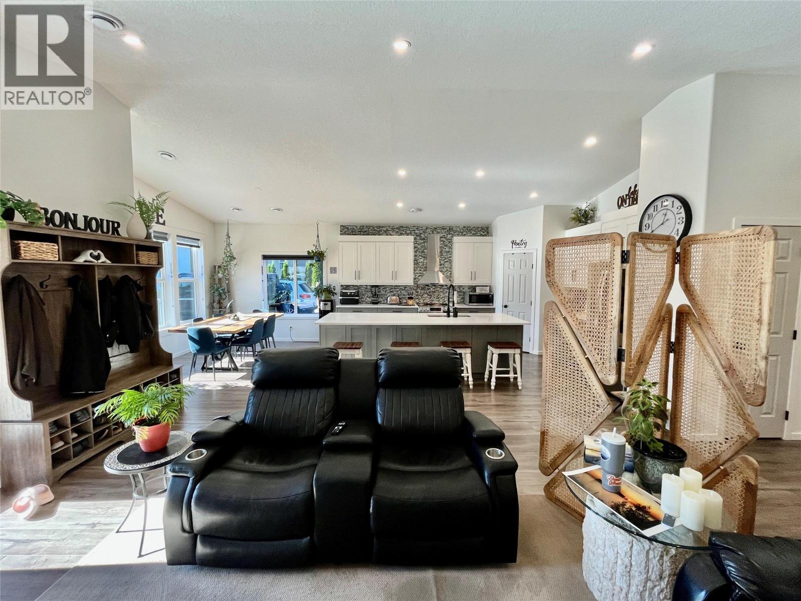 731 Parksville Street, Sicamous, British Columbia  V0E 2V0 - Photo 19 - 10365688