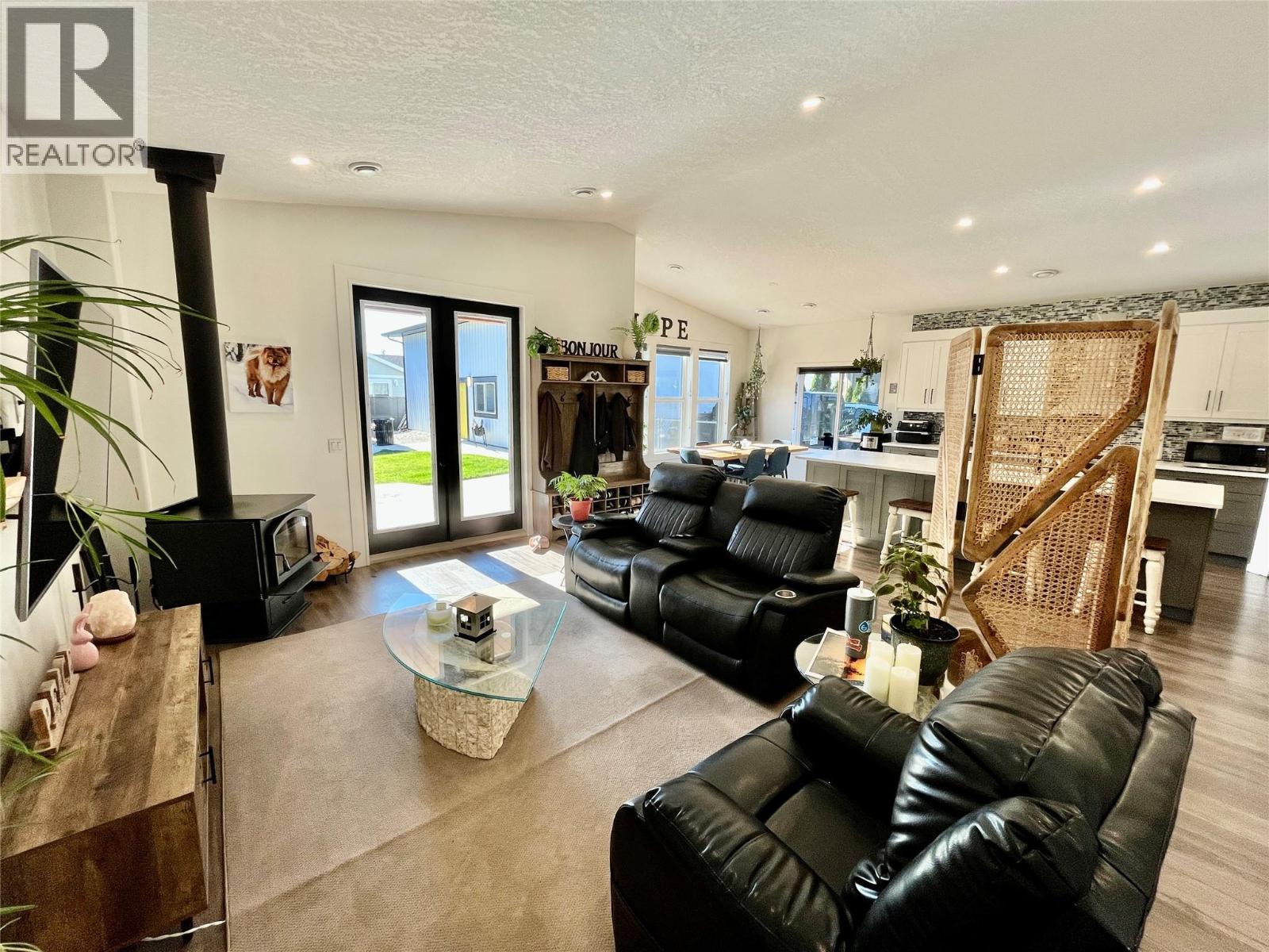 731 Parksville Street, Sicamous, British Columbia  V0E 2V0 - Photo 20 - 10365688