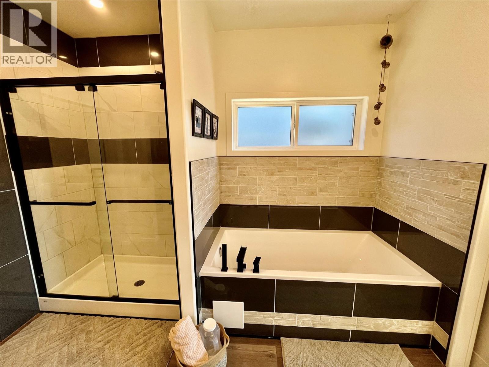 731 Parksville Street, Sicamous, British Columbia  V0E 2V0 - Photo 27 - 10365688