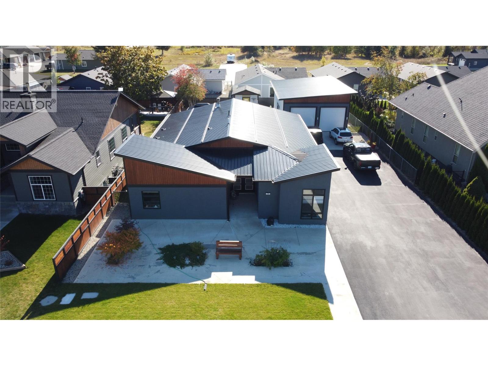 731 Parksville Street, Sicamous, British Columbia  V0E 2V0 - Photo 65 - 10365688