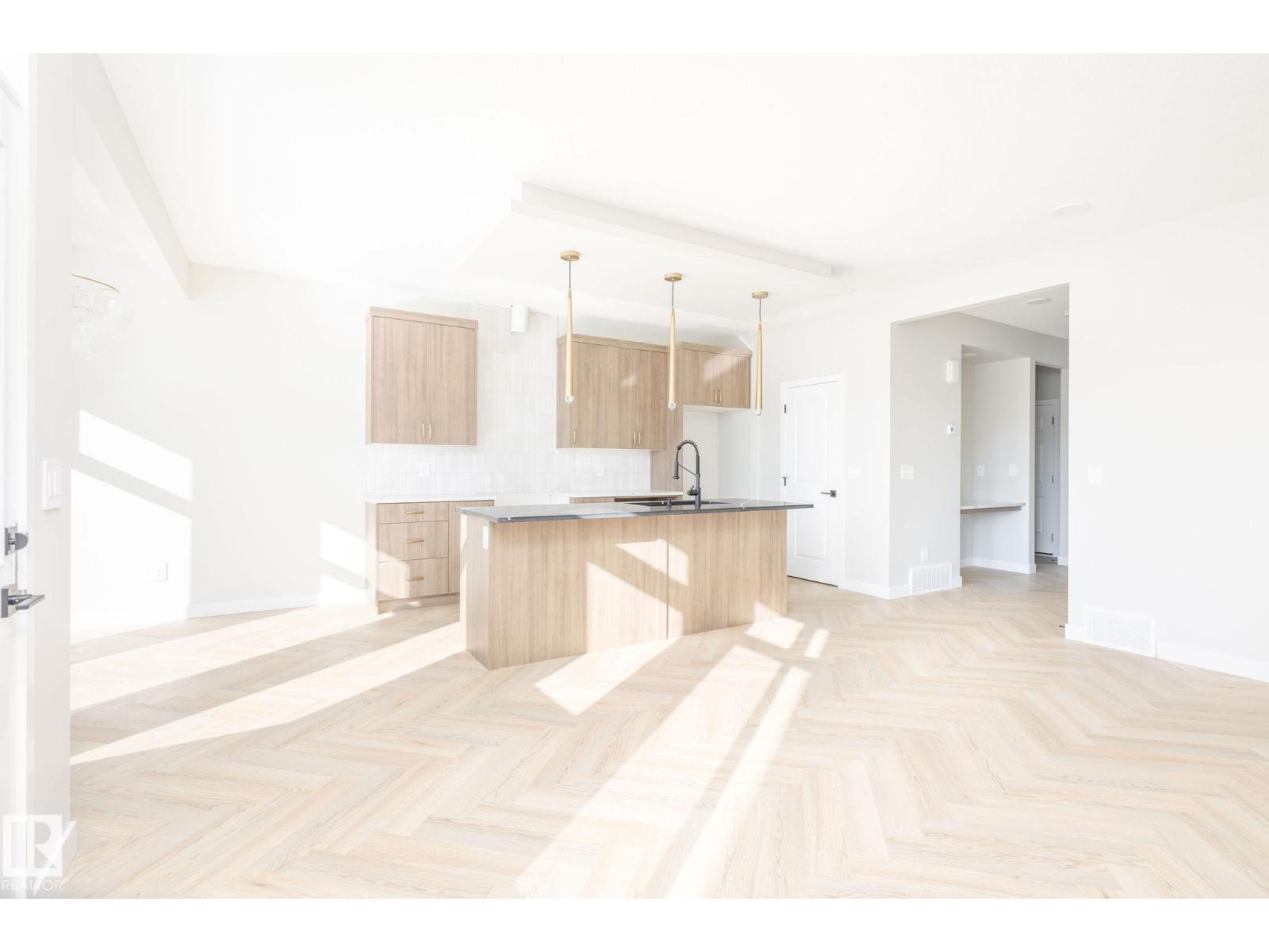 8231 Kiriak Lo Sw, Edmonton, Alberta  T6M 3E4 - Photo 2 - E4471145