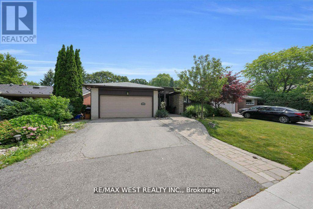 151 Brahms Avenue, Toronto, Ontario  M2H 1H9 - Photo 3 - C12729218