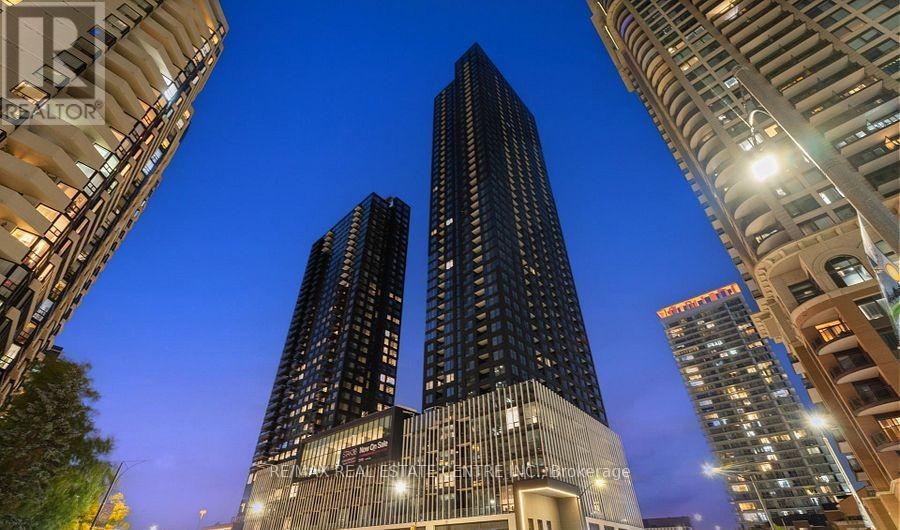 1404 - 395 SQUARE  ONE DRIVE, Mississauga, Ontario