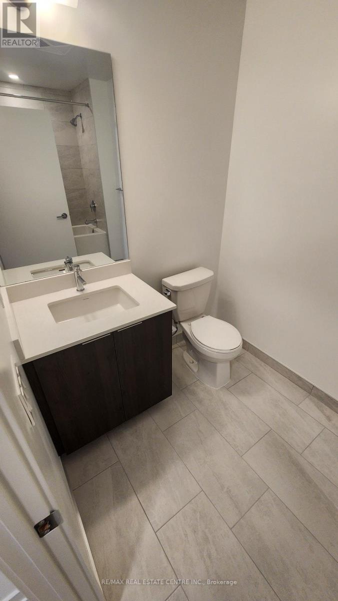 1404 - 395 Square  One Drive, Mississauga, Ontario  L5B 0P6 - Photo 13 - W12731390