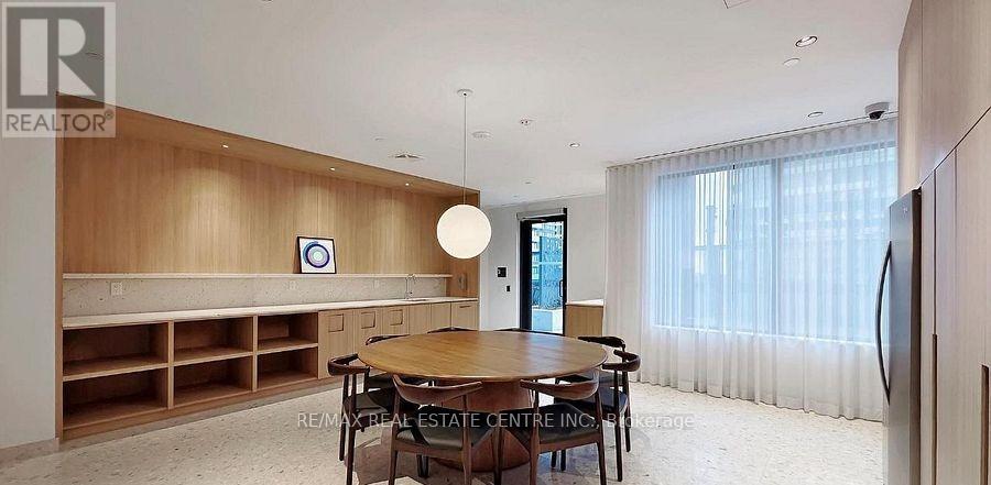 1404 - 395 Square  One Drive, Mississauga, Ontario  L5B 0P6 - Photo 19 - W12731390