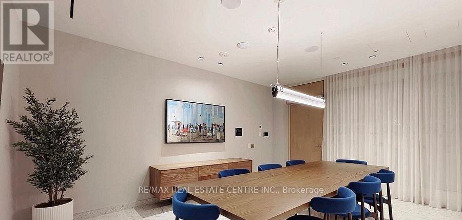 1404 - 395 Square  One Drive, Mississauga, Ontario  L5B 0P6 - Photo 20 - W12731390