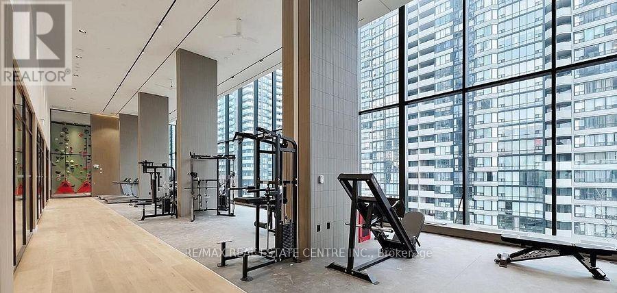 1404 - 395 Square  One Drive, Mississauga, Ontario  L5B 0P6 - Photo 22 - W12731390