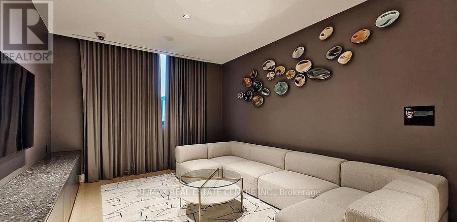 1404 - 395 Square  One Drive, Mississauga, Ontario  L5B 0P6 - Photo 23 - W12731390