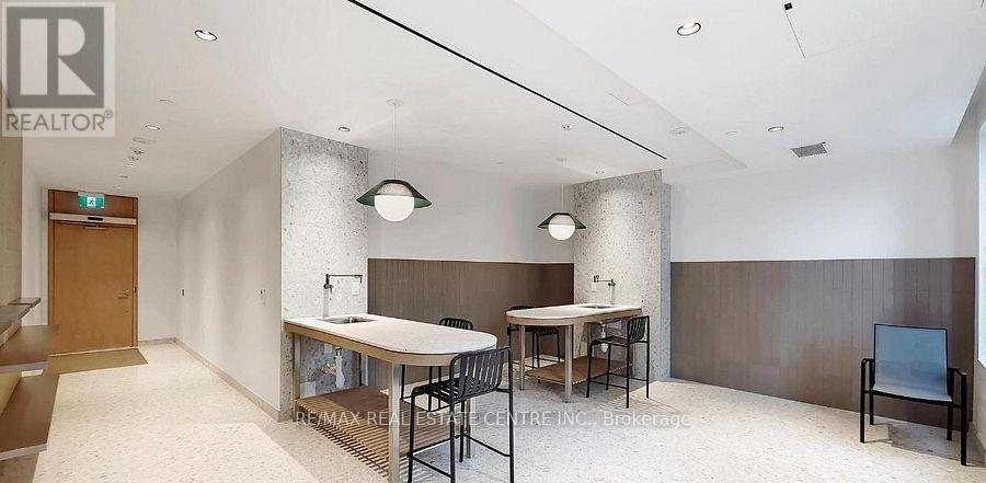 1404 - 395 Square  One Drive, Mississauga, Ontario  L5B 0P6 - Photo 24 - W12731390