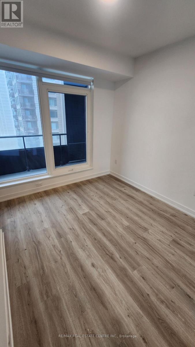 1404 - 395 Square  One Drive, Mississauga, Ontario  L5B 0P6 - Photo 6 - W12731390