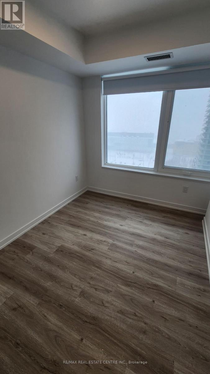 1404 - 395 Square  One Drive, Mississauga, Ontario  L5B 0P6 - Photo 9 - W12731390