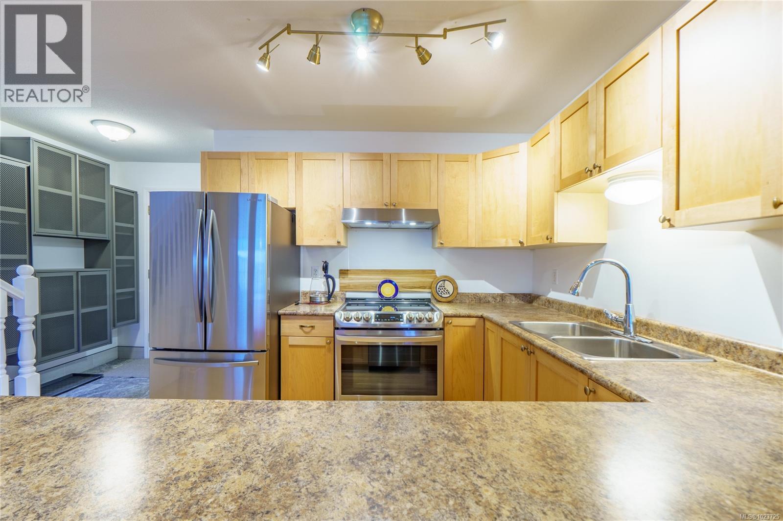 2 1553 Larch Rd, Ucluelet, British Columbia  V0R 3A0 - Photo 9 - 1023725