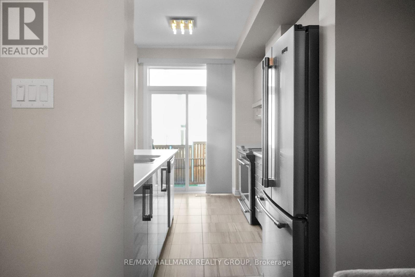 2534 River Mist Road, Ottawa, Ontario  K2C 3H2 - Photo 10 - X12731442