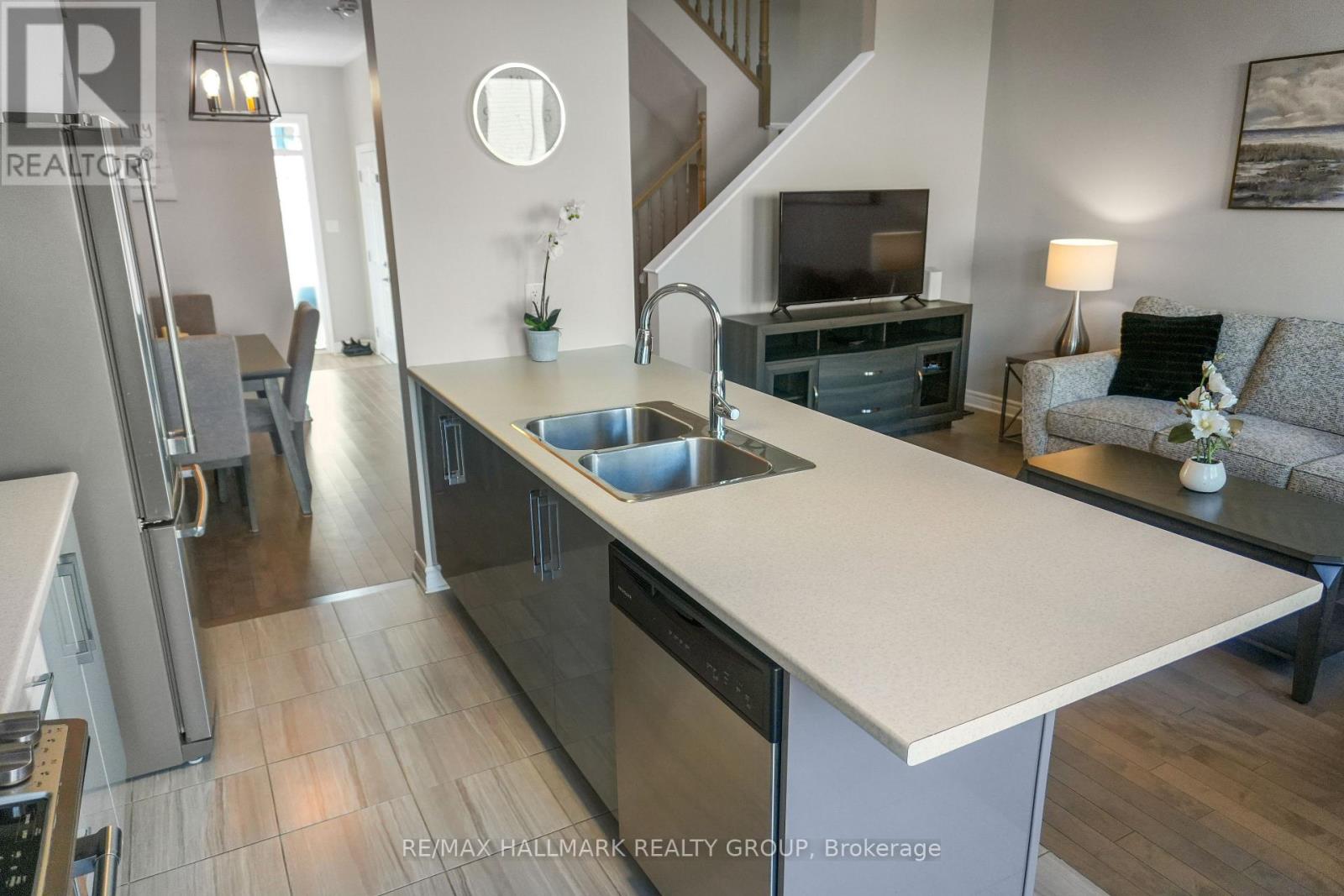 2534 River Mist Road, Ottawa, Ontario  K2C 3H2 - Photo 9 - X12731442