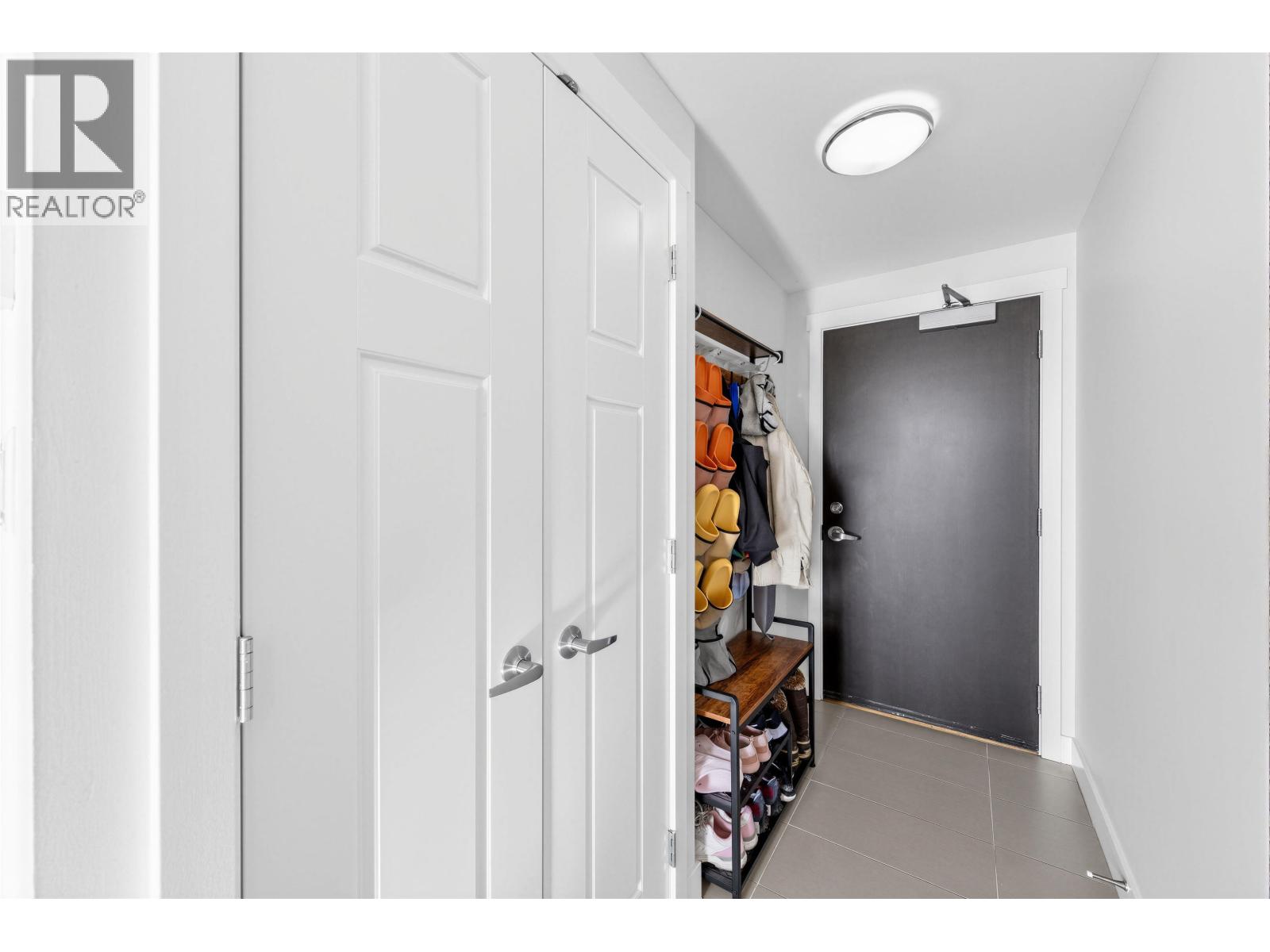 1901 2968 Glen Drive, Coquitlam, British Columbia  V3B 0C4 - Photo 3 - R3083462