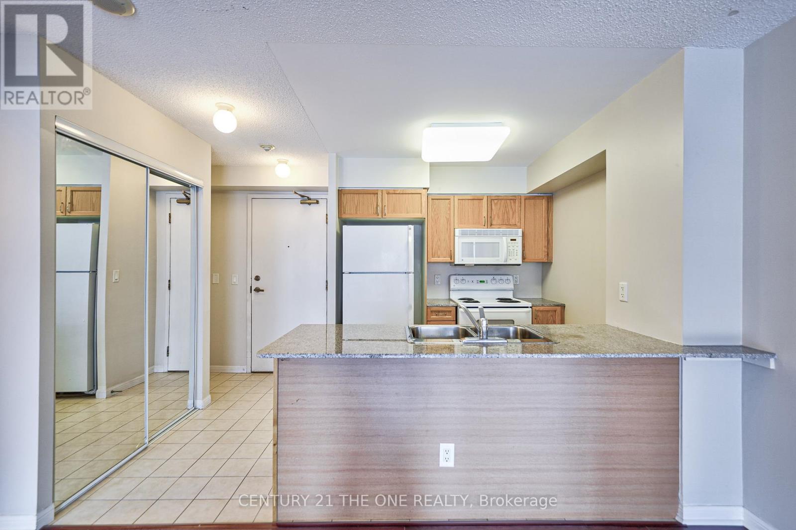 215 - 5940 Yonge Street, Toronto, Ontario  M2M 3V9 - Photo 11 - C12731434