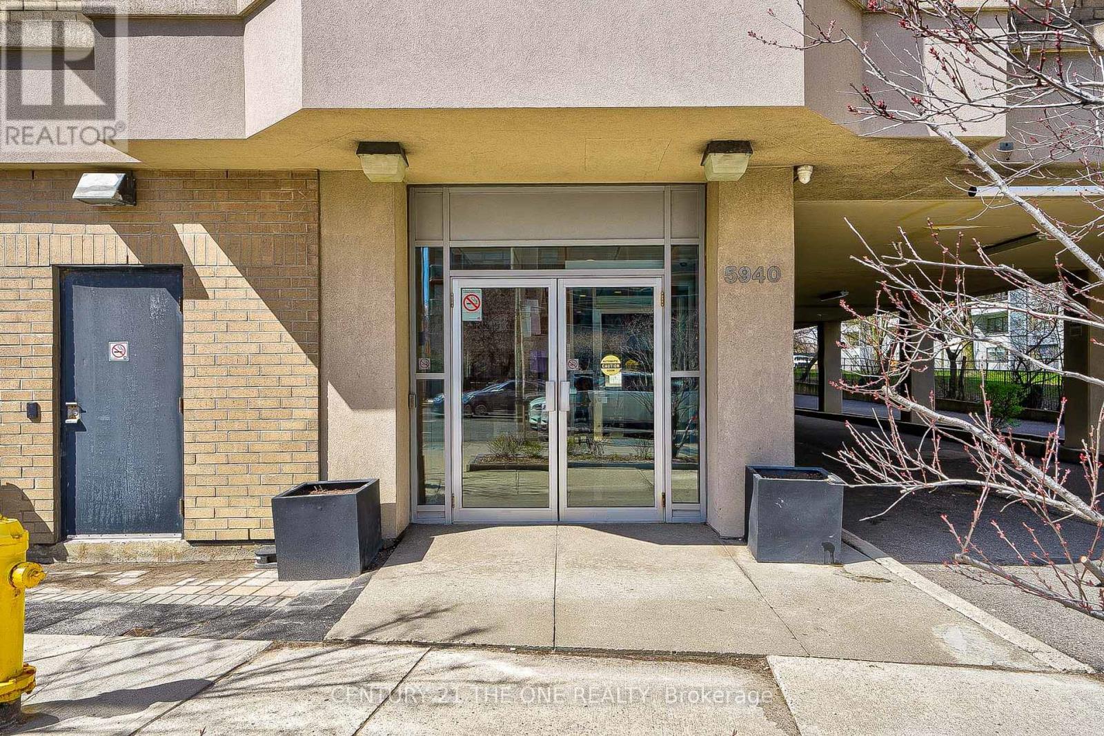 215 - 5940 Yonge Street, Toronto, Ontario  M2M 3V9 - Photo 3 - C12731434