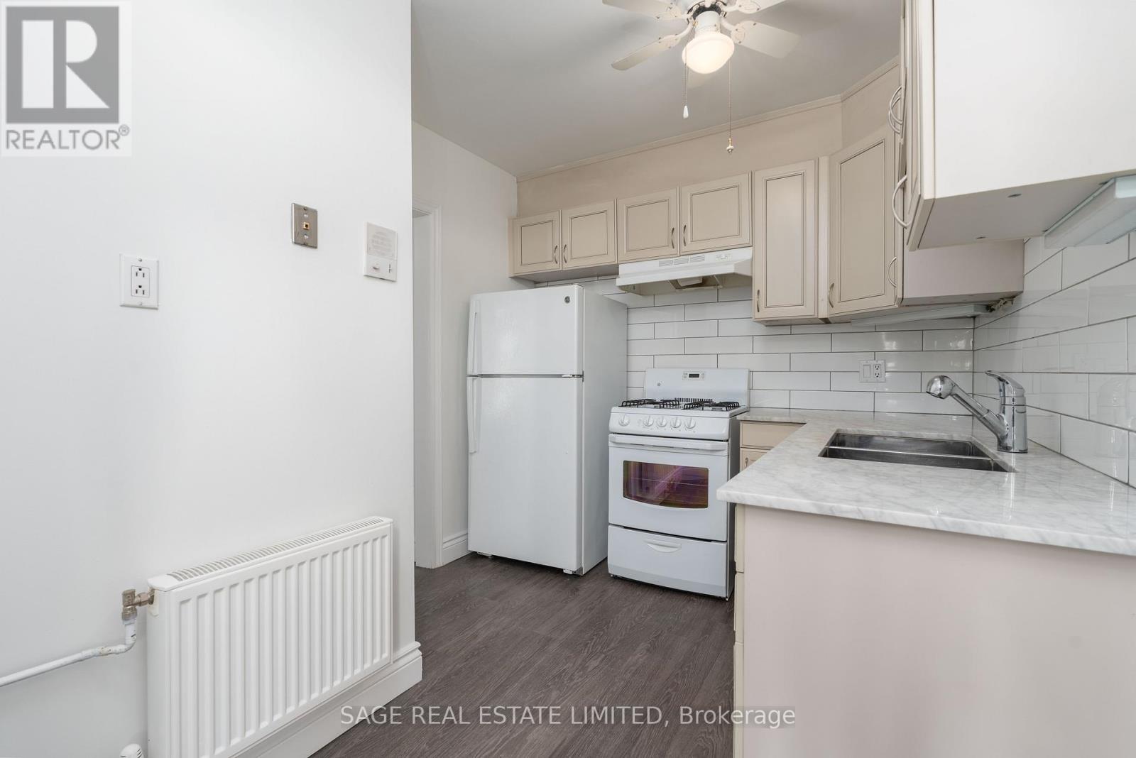 1b - 8 Brookmount Road, Toronto, Ontario  M4L 3N1 - Photo 3 - E12731408